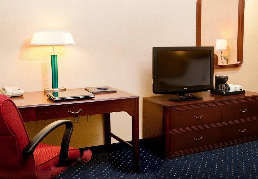 Courtyard By Marriott Livermore Bagian luar foto