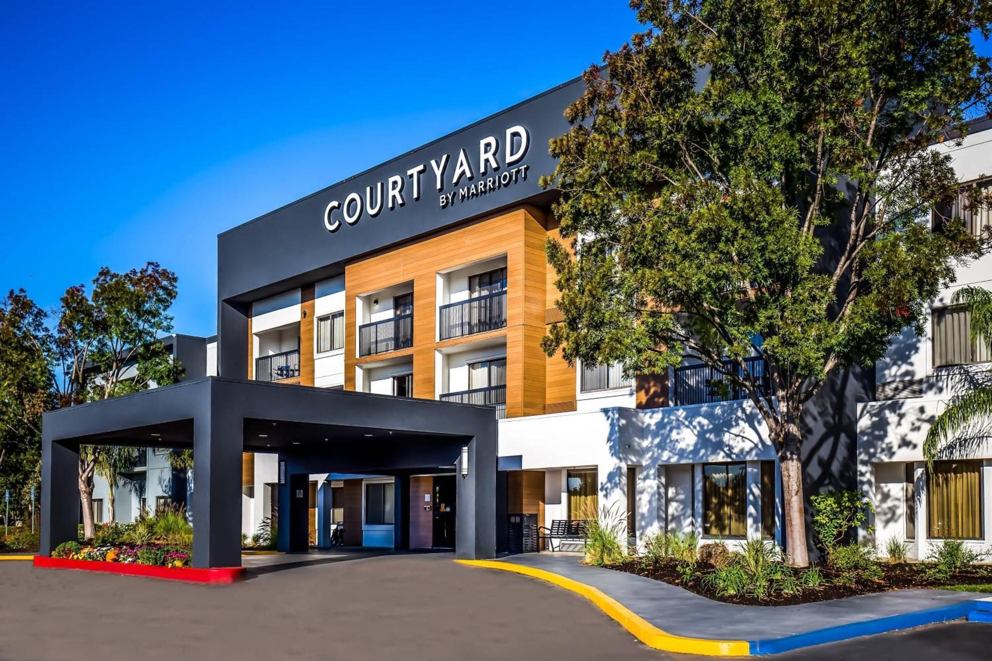Courtyard By Marriott Livermore Bagian luar foto