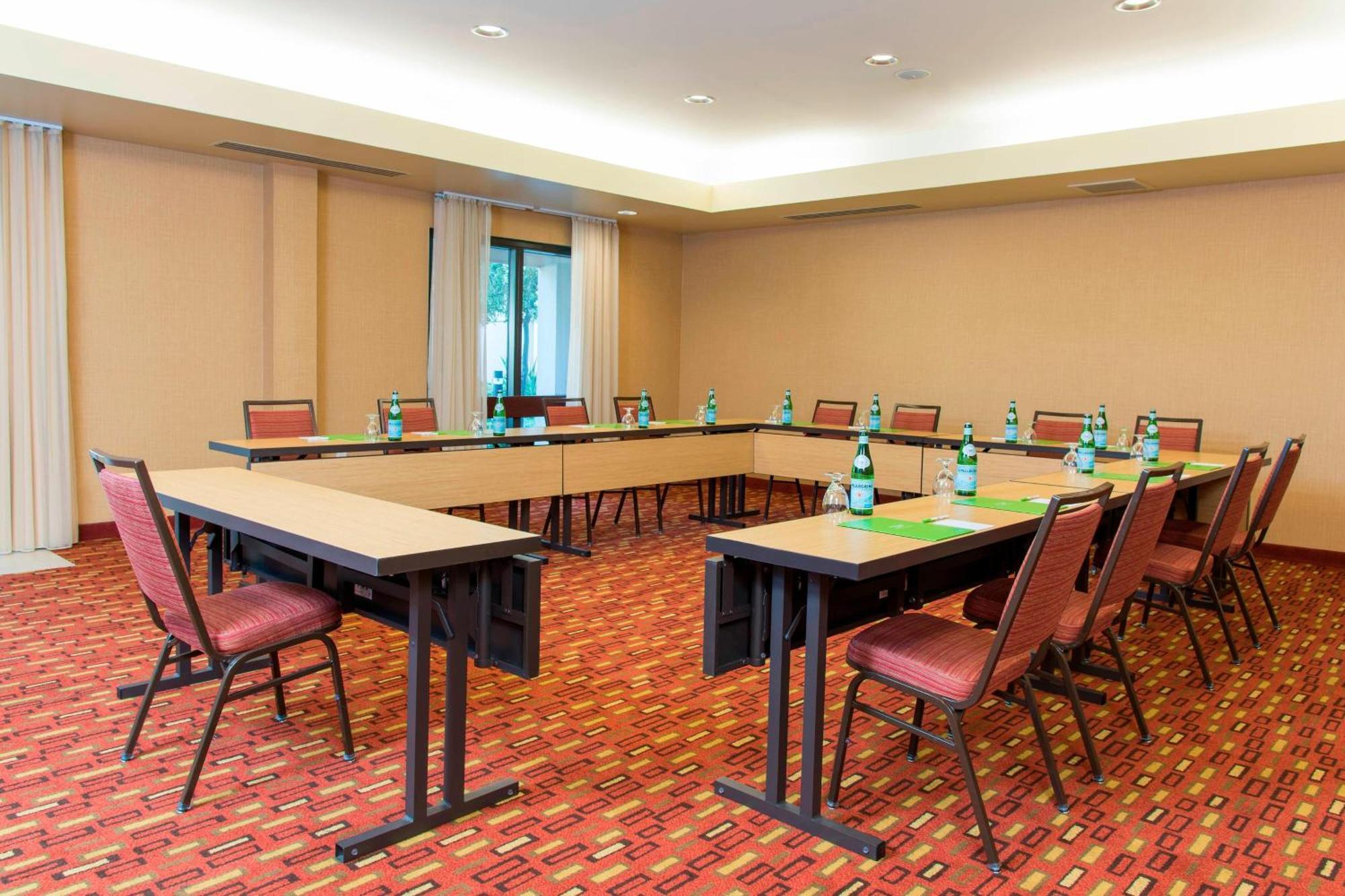 Courtyard By Marriott Livermore Bagian luar foto
