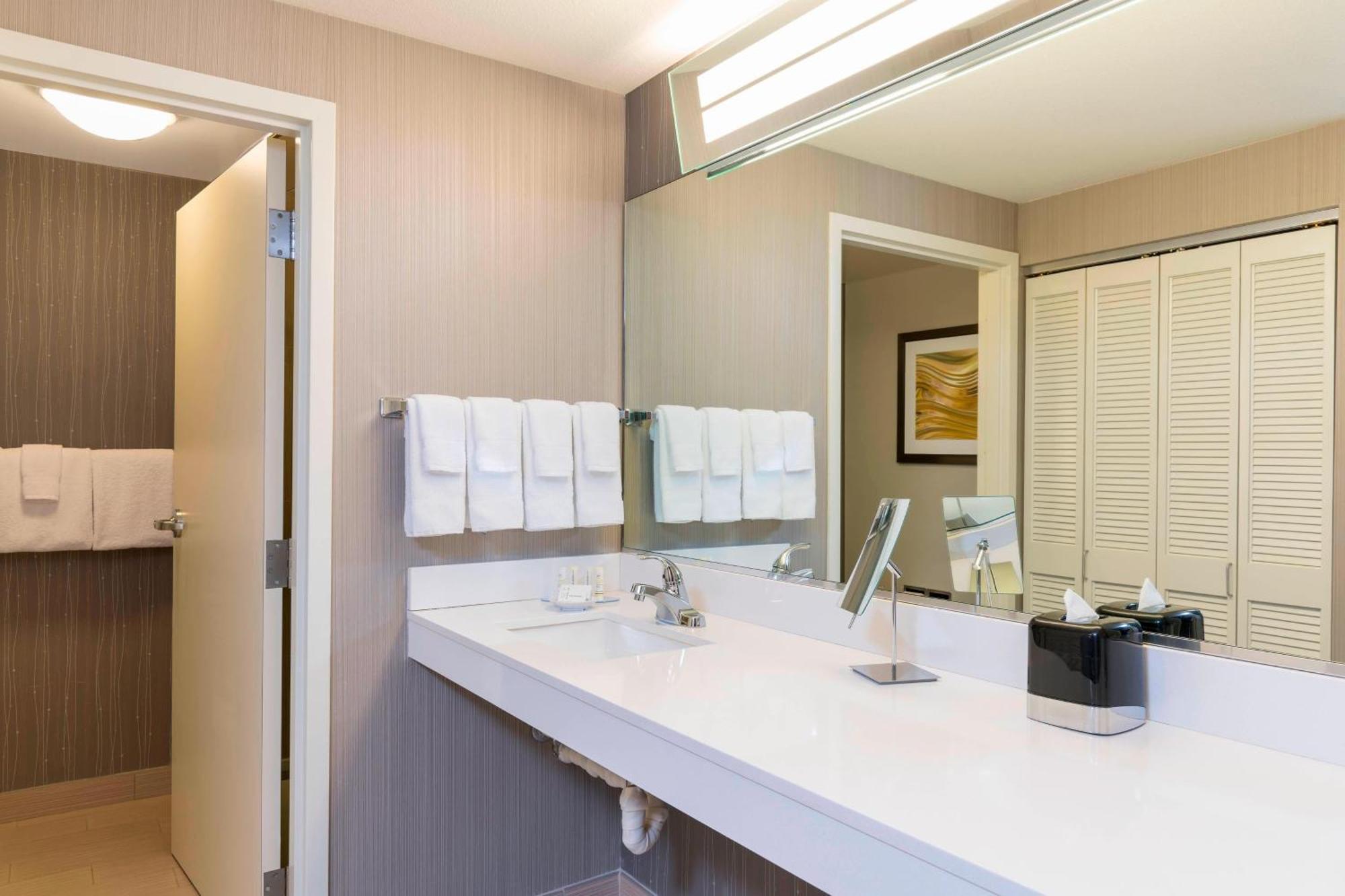 Courtyard By Marriott Livermore Bagian luar foto