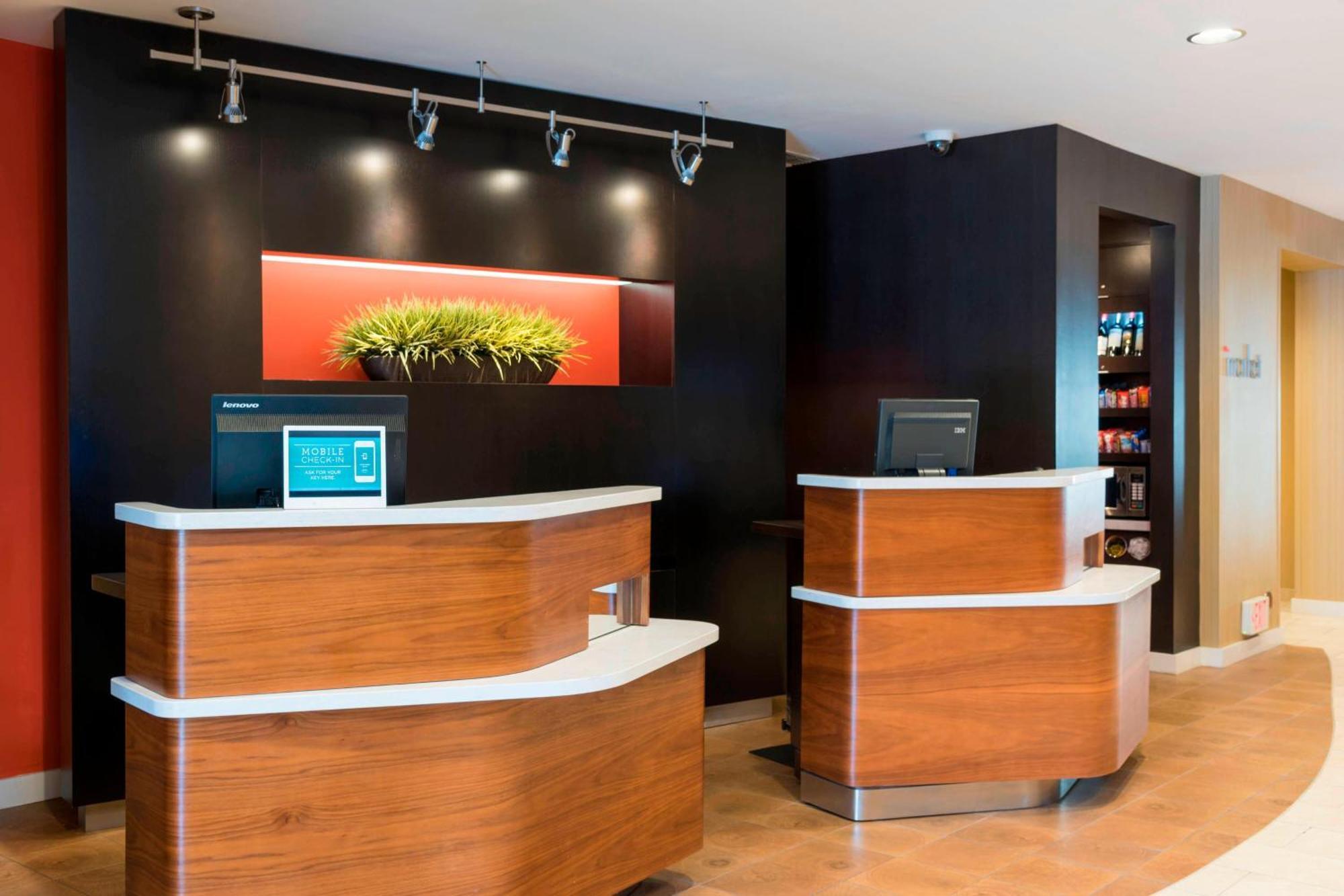 Courtyard By Marriott Livermore Bagian luar foto