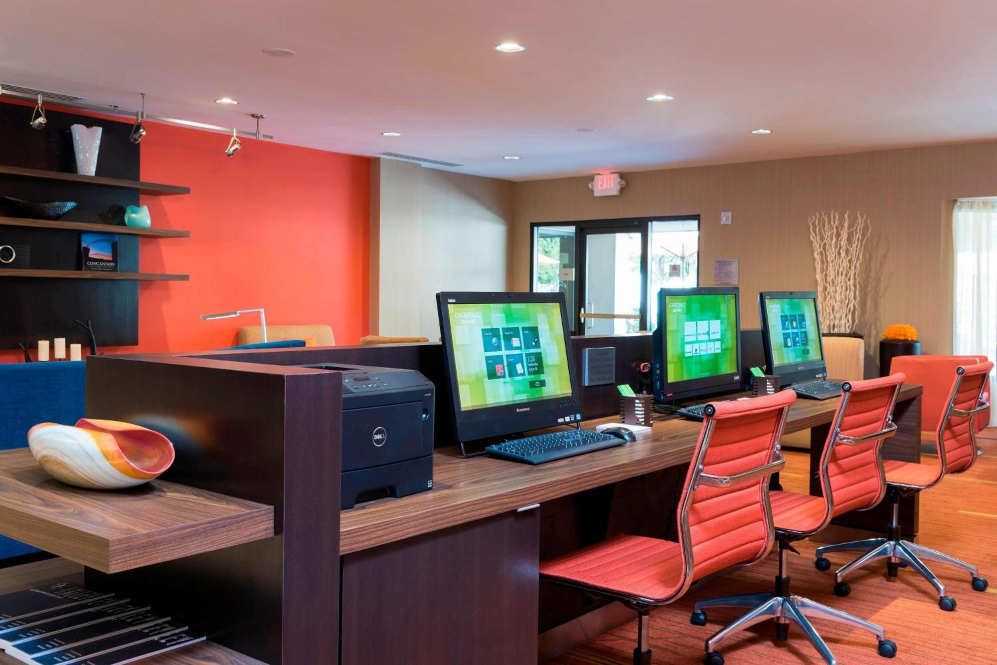 Courtyard By Marriott Livermore Bagian luar foto
