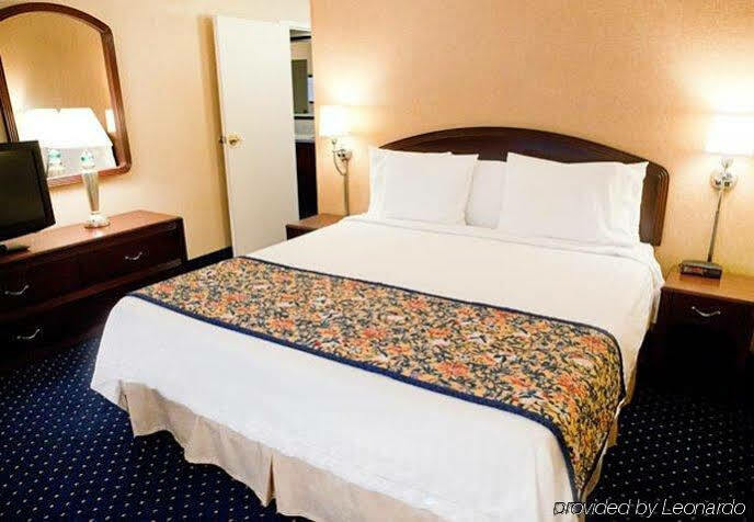 Courtyard By Marriott Livermore Bagian luar foto
